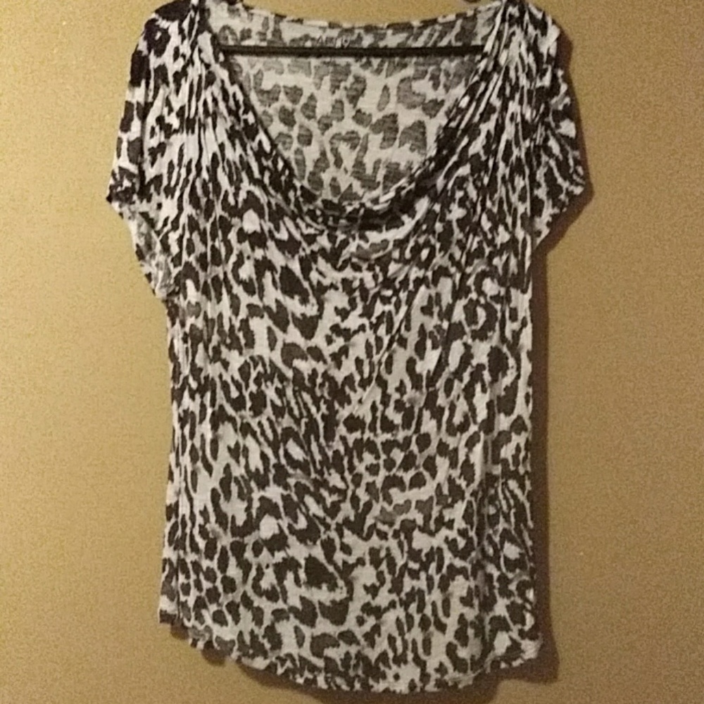 Top - Picture 2 of 3